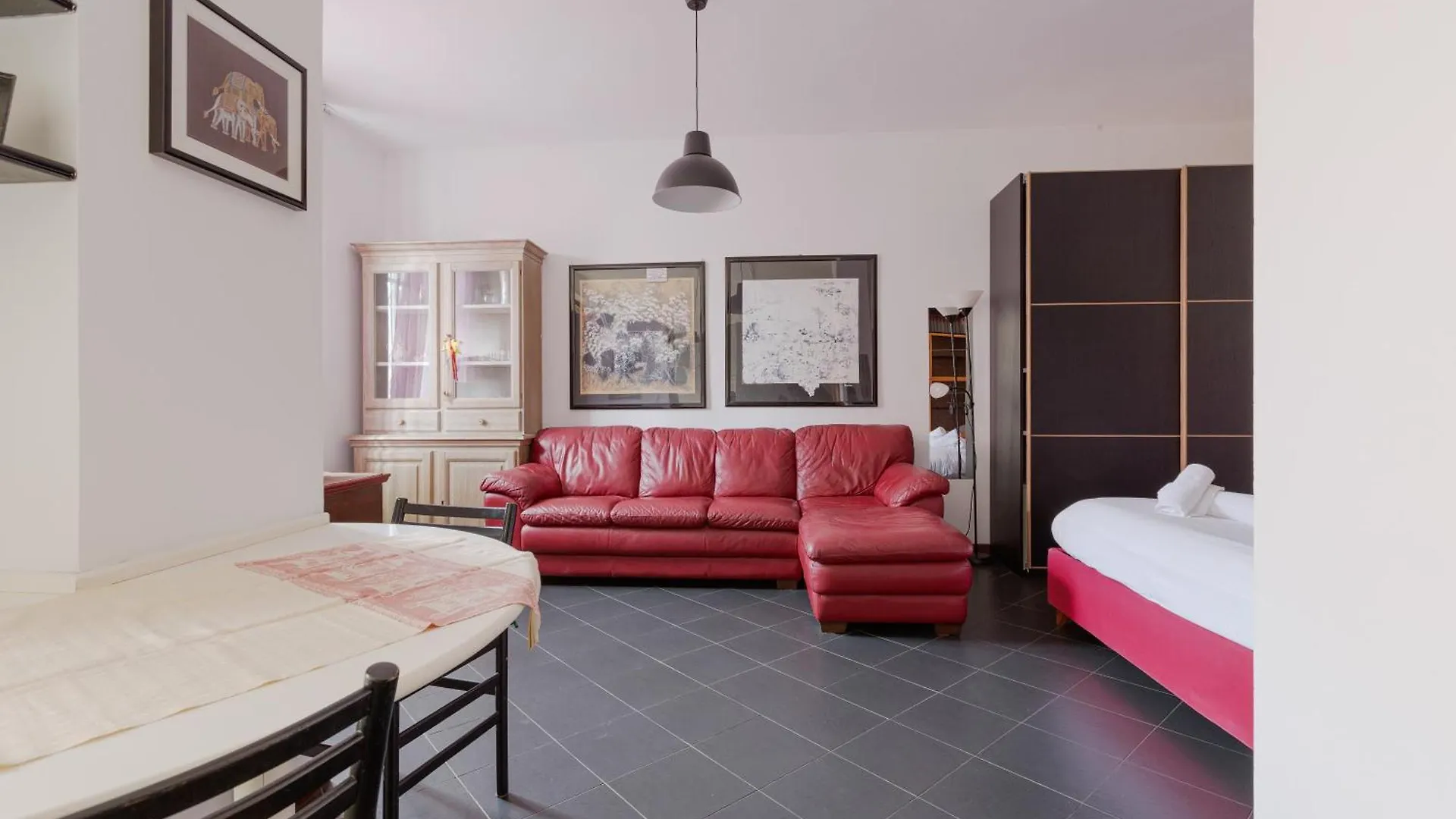 Apartment De Angeli M1 - Colorful Studio With Balcony! Milan