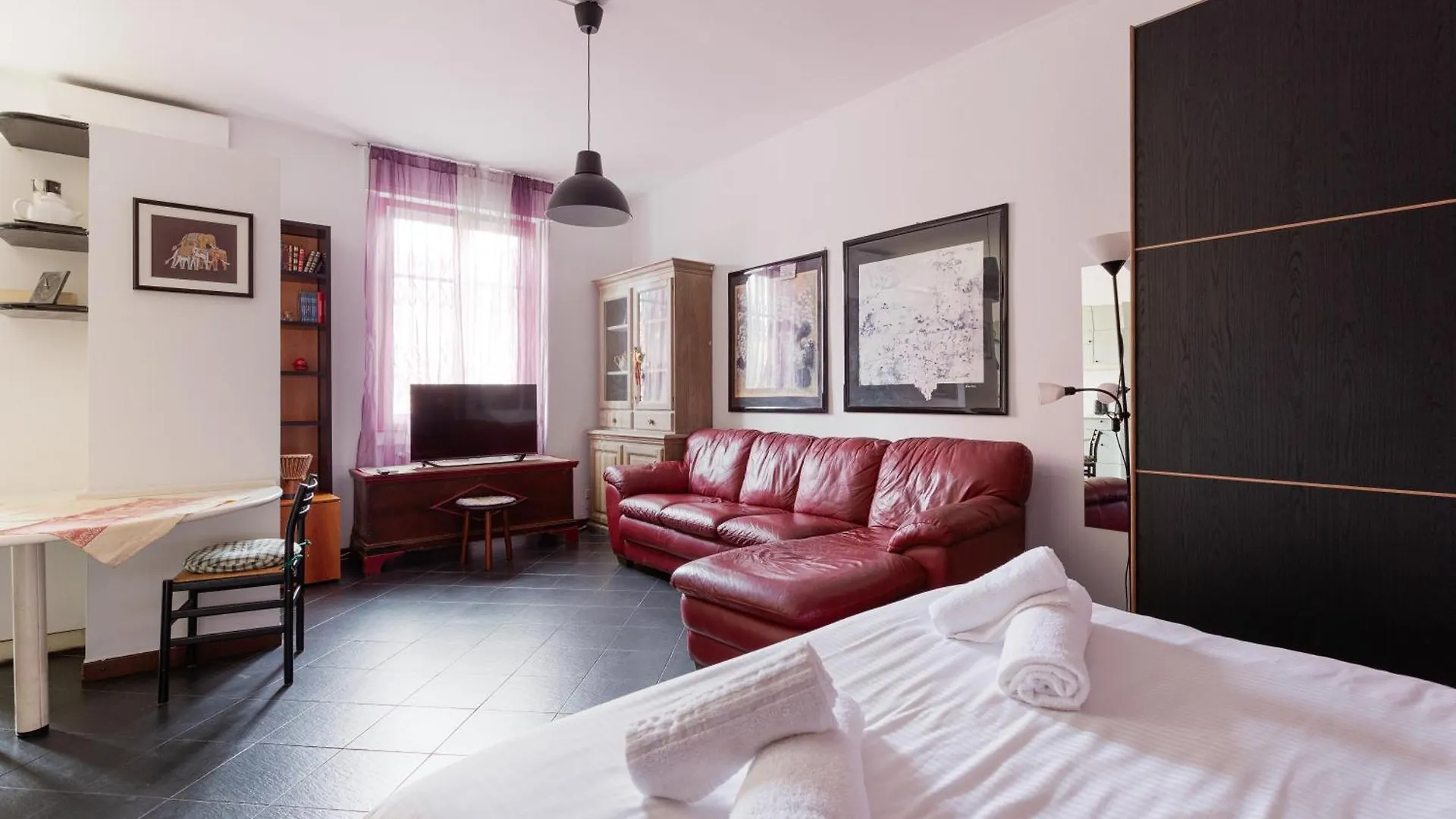De Angeli M1 - Colorful Studio With Balcony! Milan Apartment