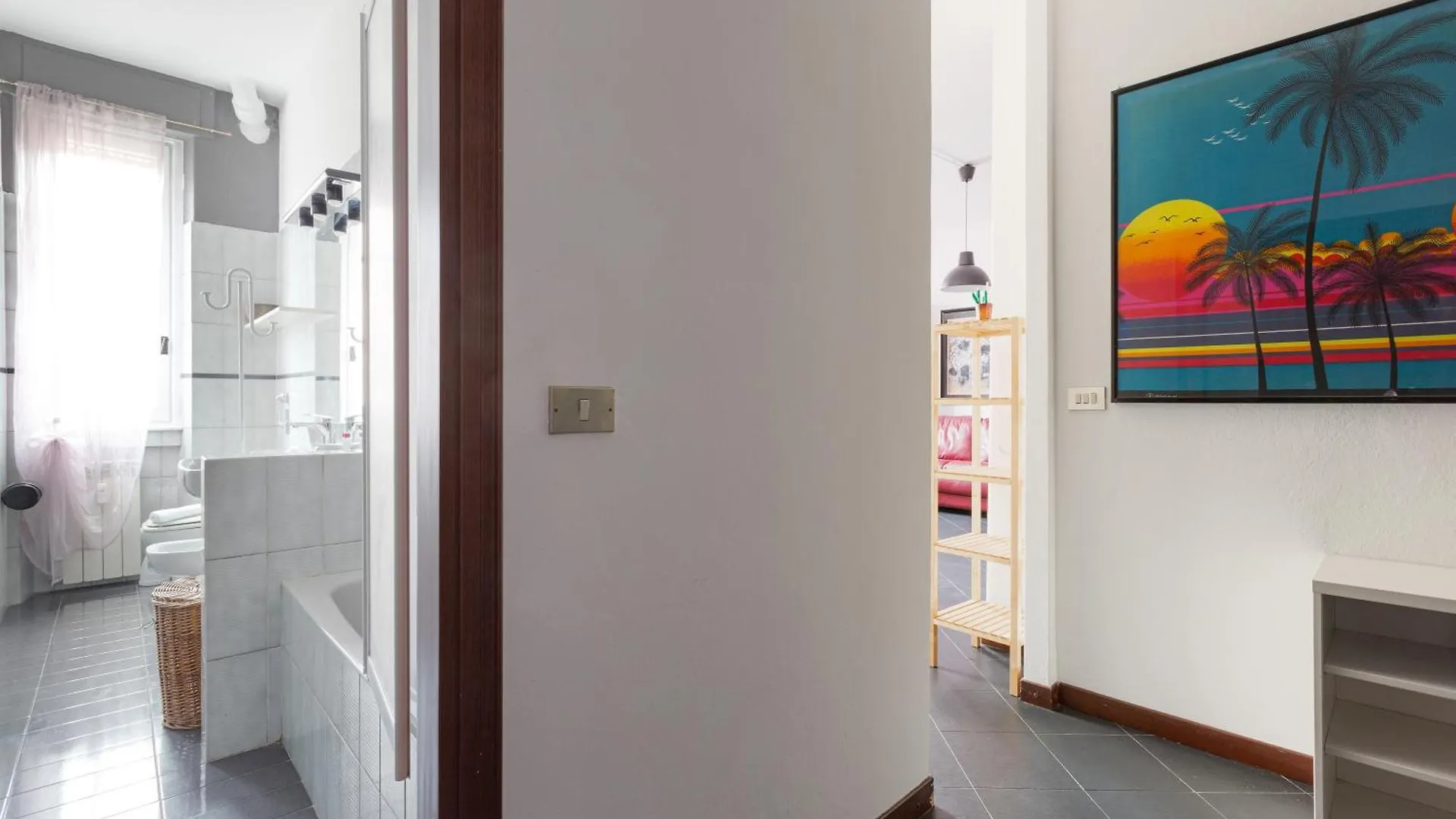 De Angeli M1 - Colorful Studio With Balcony! Milan Italy