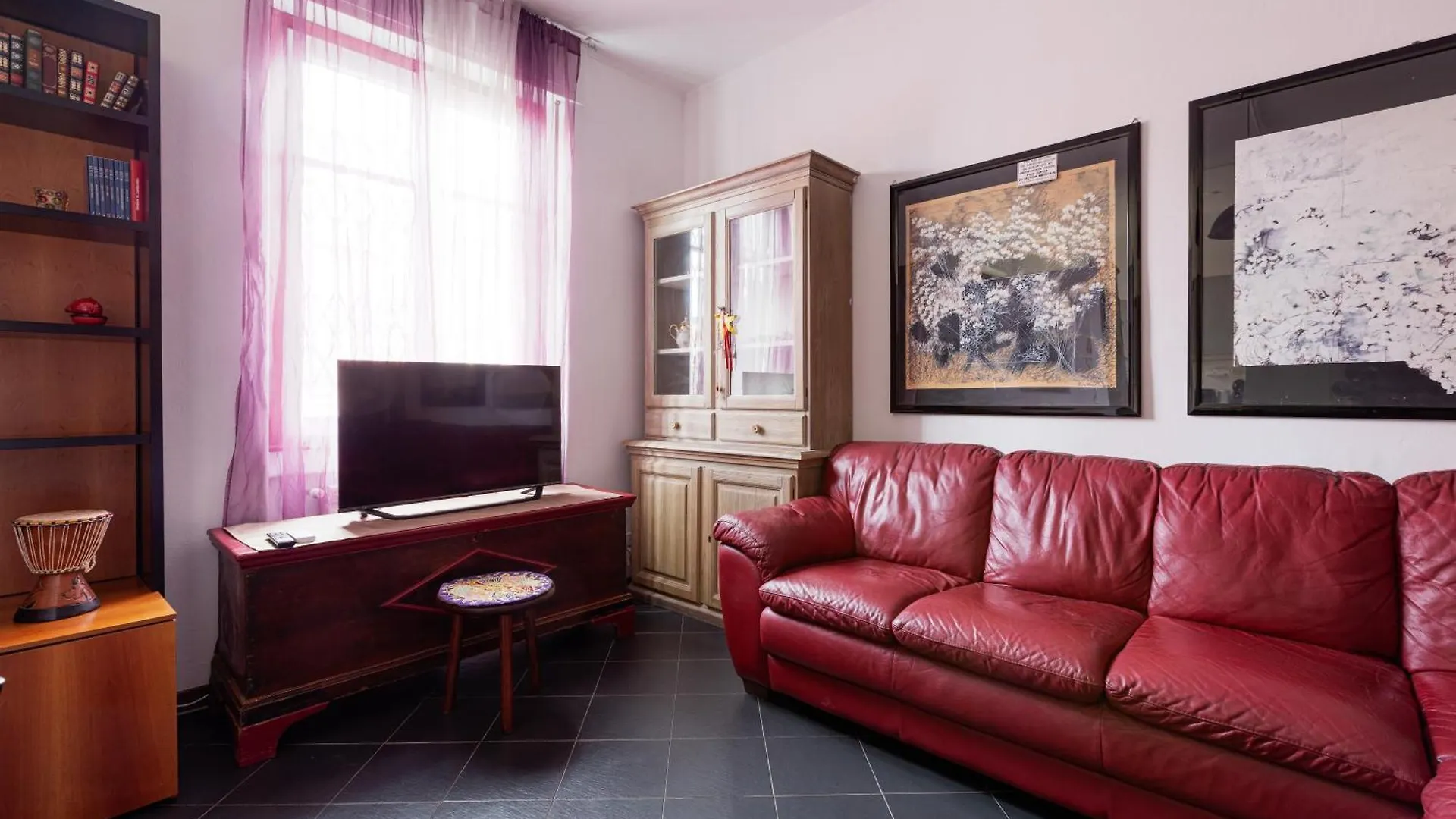 De Angeli M1 - Colorful Studio With Balcony! Milan Apartment